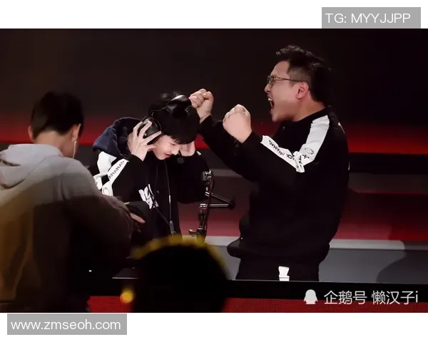 KPL赛场情侣选手甜蜜互动曝光赛内外羡煞旁人引发热议